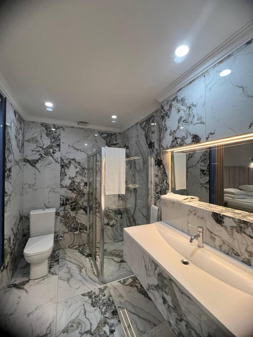 Sapar Standart Hotel Chimkent Extérieur photo