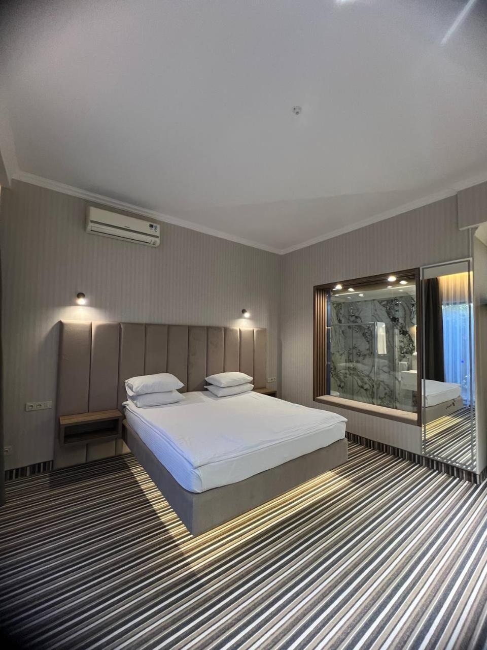 Sapar Standart Hotel Chimkent Extérieur photo