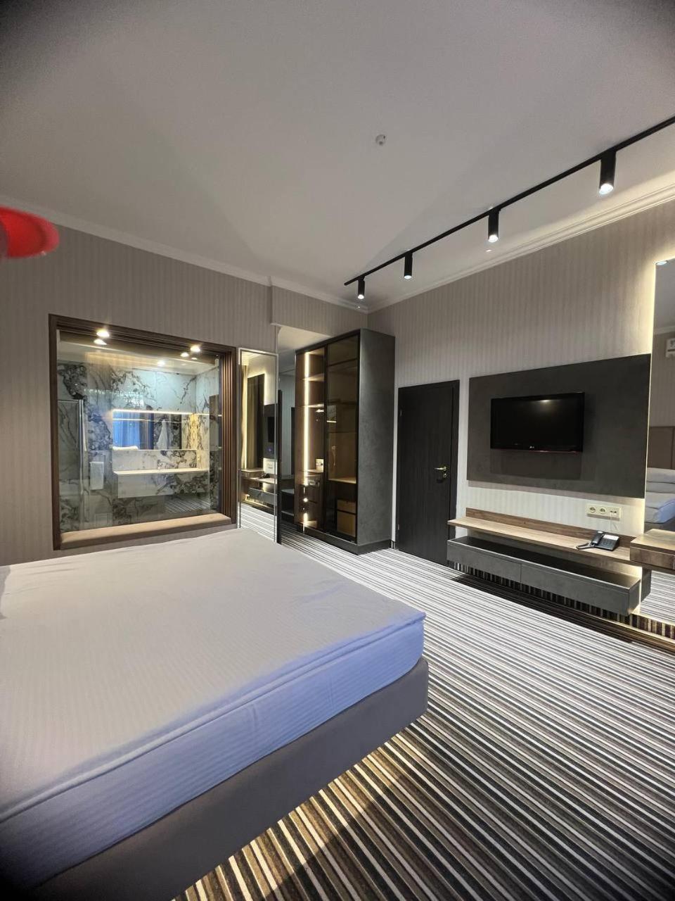 Sapar Standart Hotel Chimkent Extérieur photo
