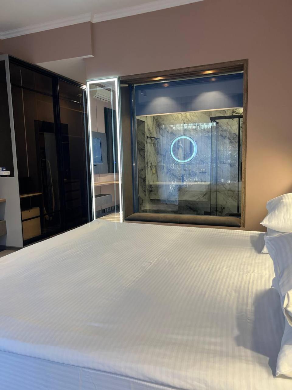 Sapar Standart Hotel Chimkent Extérieur photo