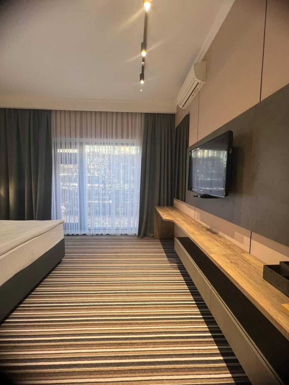 Sapar Standart Hotel Chimkent Extérieur photo