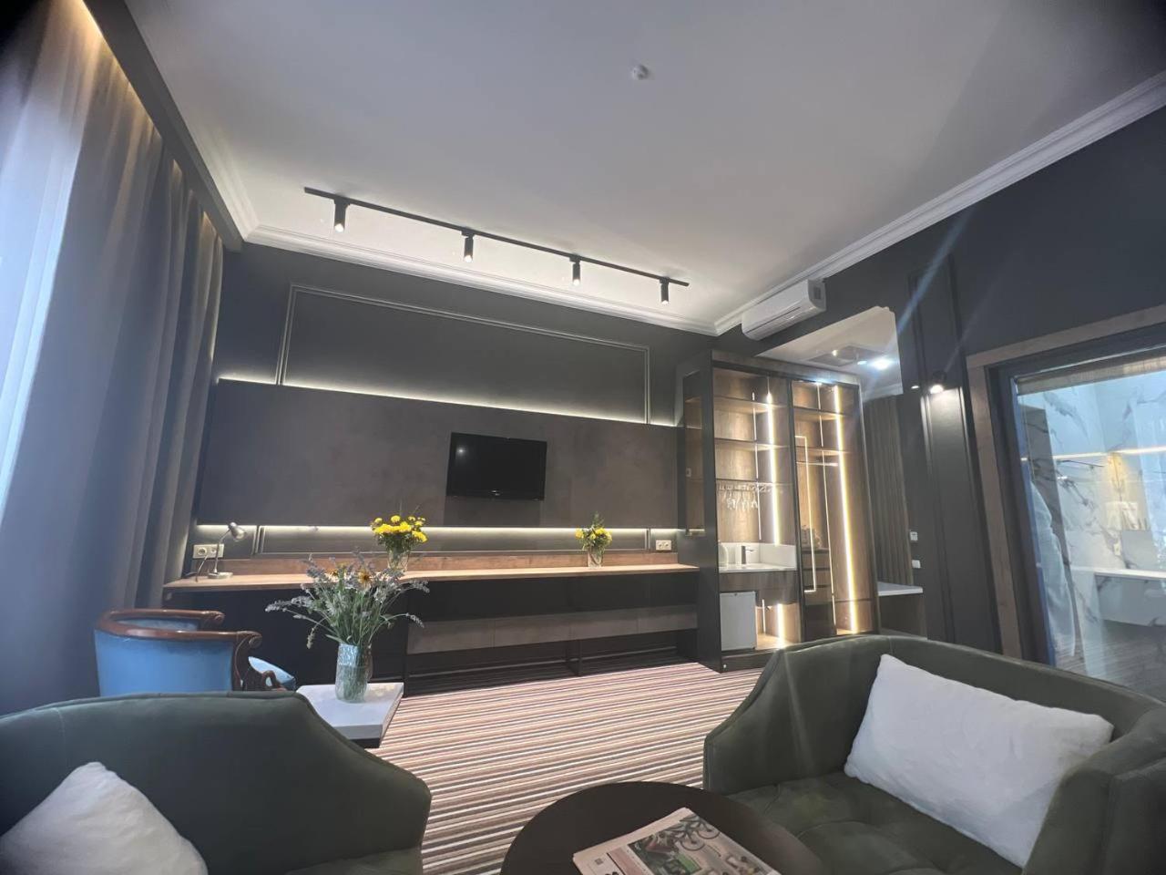 Sapar Standart Hotel Chimkent Extérieur photo