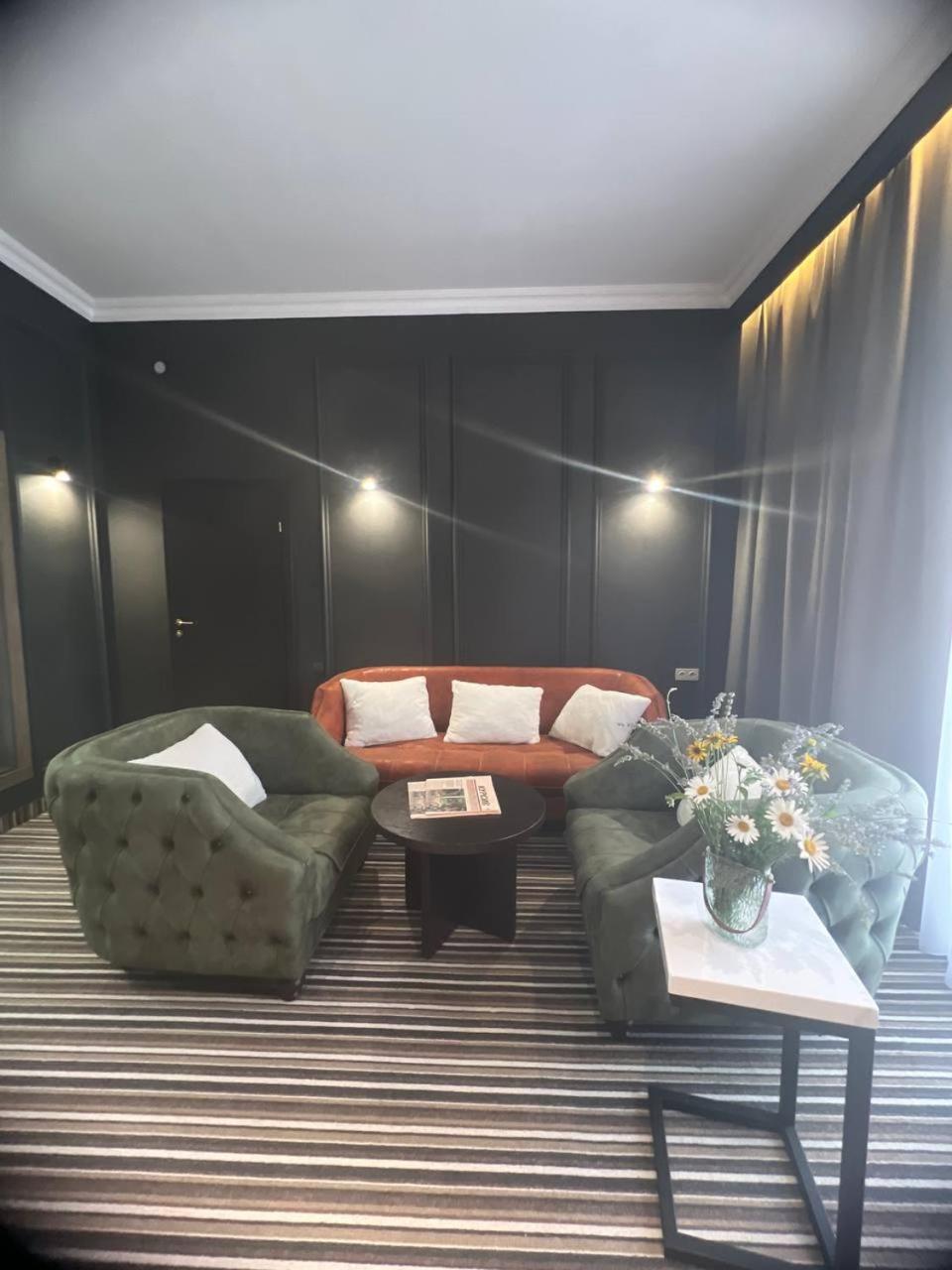 Sapar Standart Hotel Chimkent Extérieur photo