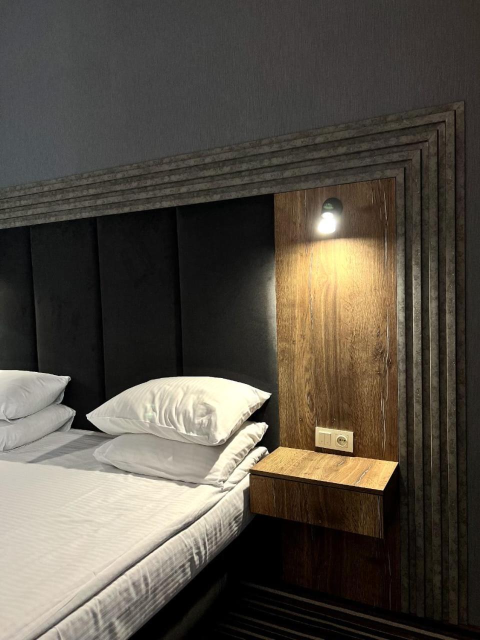 Sapar Standart Hotel Chimkent Extérieur photo