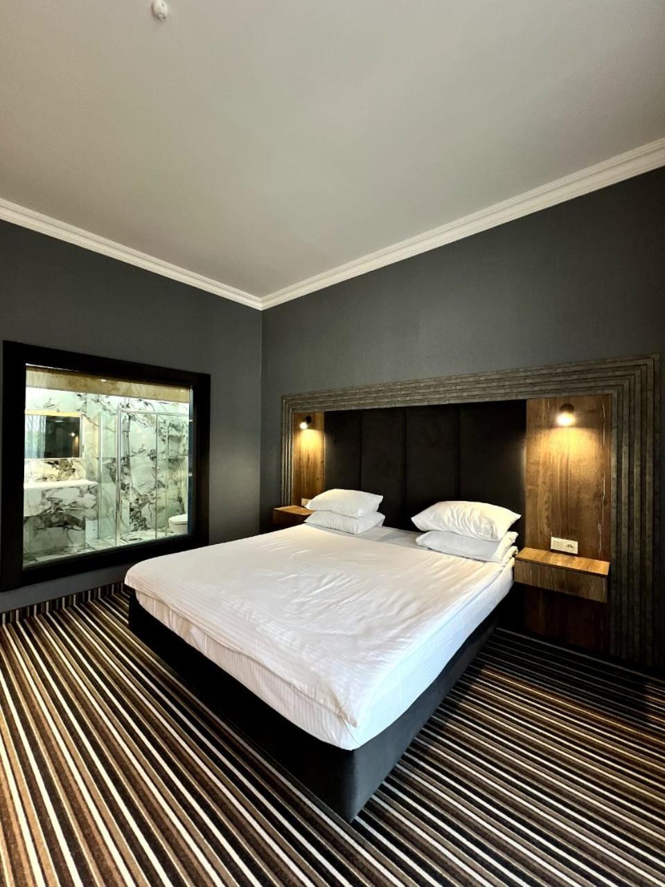 Sapar Standart Hotel Chimkent Extérieur photo