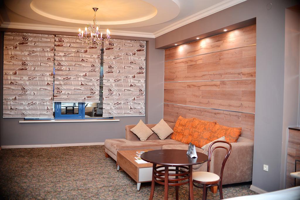 Sapar Standart Hotel Chimkent Extérieur photo